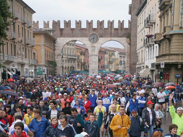 Straverona:si scusa con tutti i partecipanti 