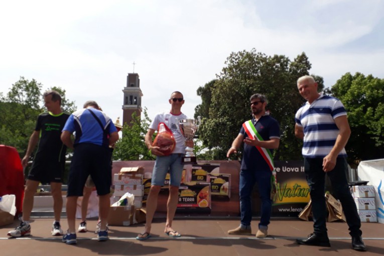 Salcus sugli scudi a Taglio di Po